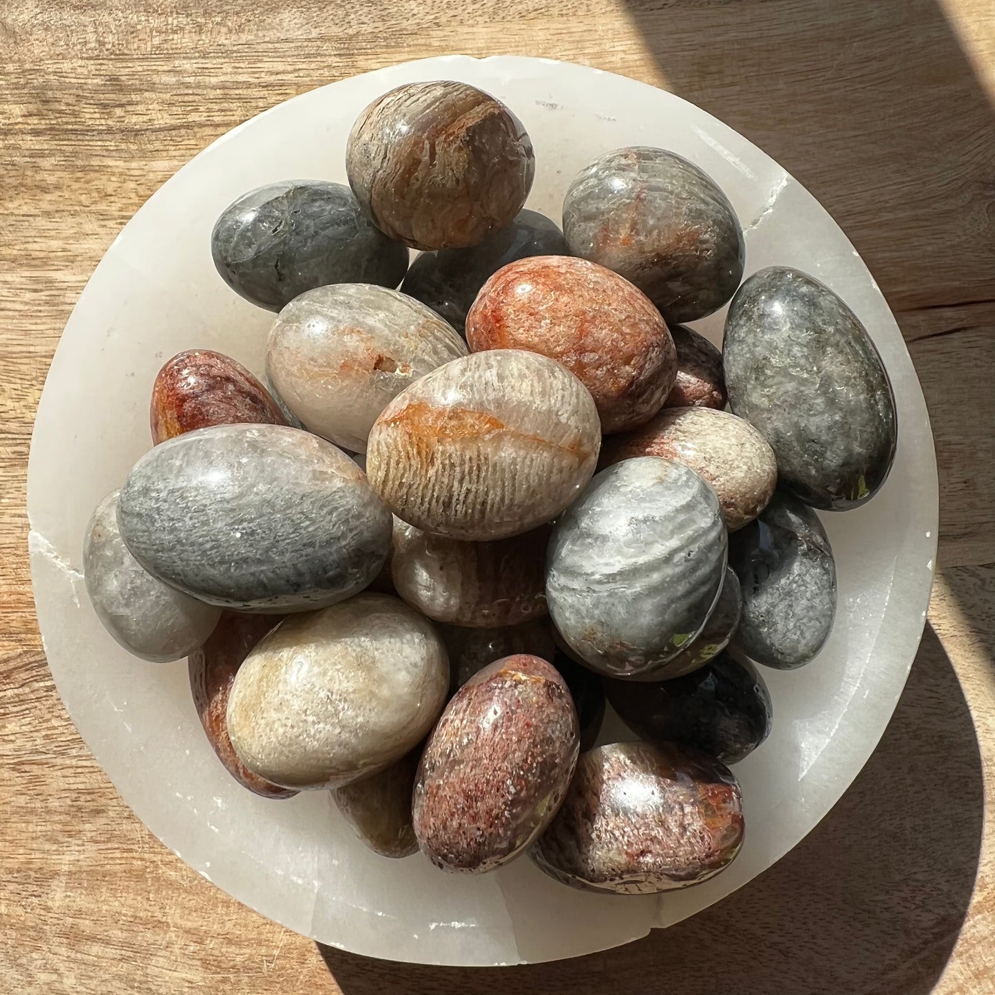 Thousand Layer Garden Quartz Tumble