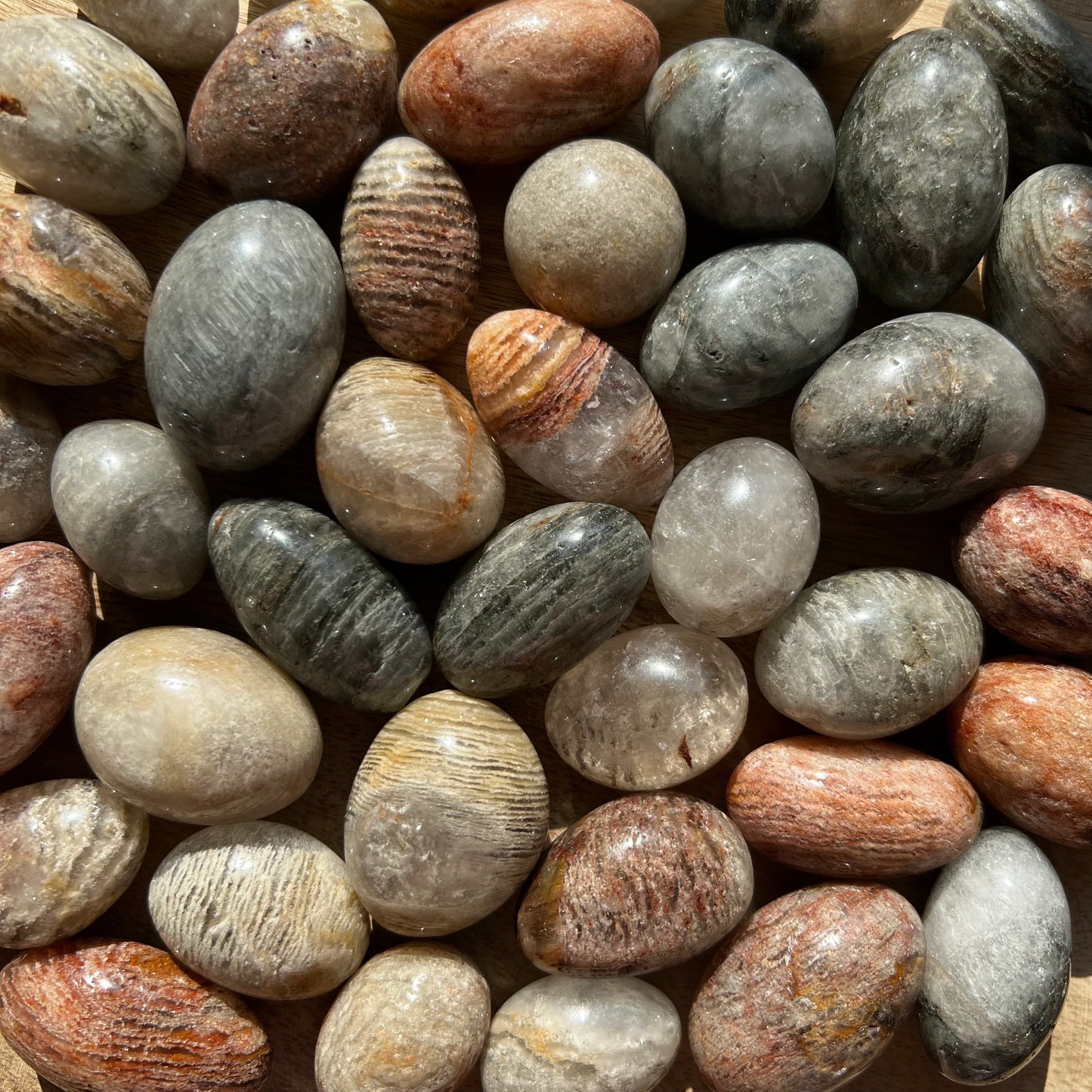 Thousand Layer Garden Quartz Tumble